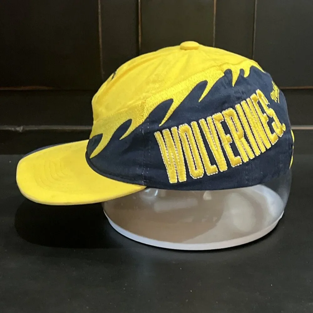 Mitchell & Ness YOUTH Hat Snapback Michigan Wolverines Spiral Hurricane